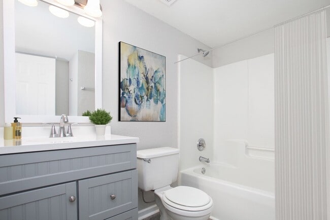 Building Photo - Beautifully Renovated 3-Bedroom Townhome at The Lofts at Crown Point Place