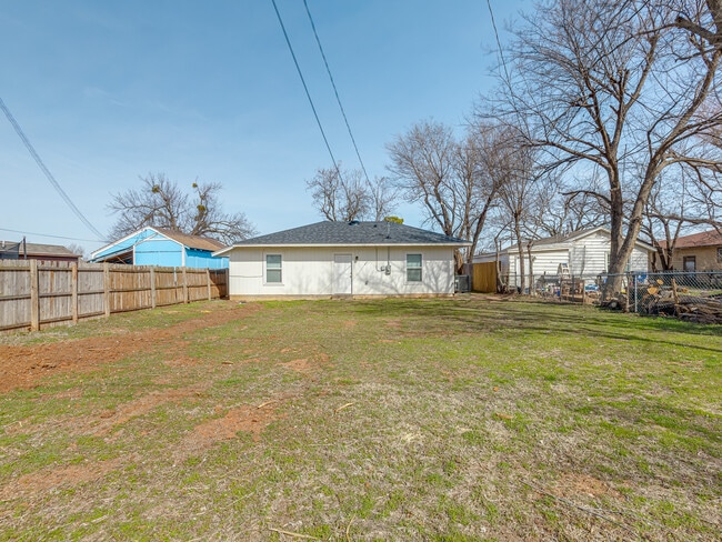 Building Photo - 1136 NW 99th St