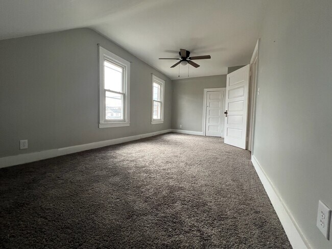 Building Photo - 1414 W Main St