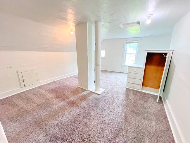 Building Photo - 307 Groveland St