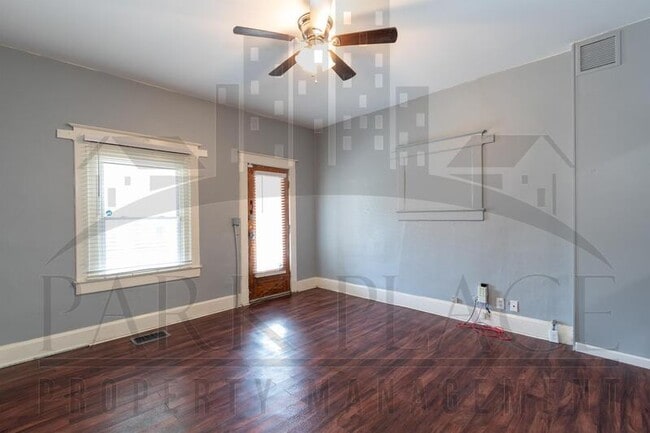 Building Photo - 734 E Morris St