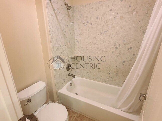 Building Photo - Stunning Single Story Rental in Guard Gate...