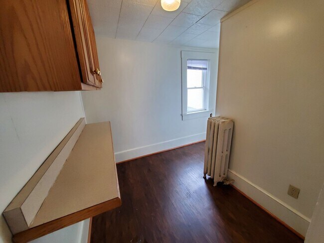 Building Photo - 130 N Gill St