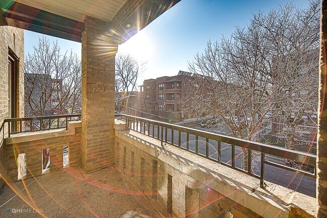 Building Photo - Amazing Woodlawn 3 Bedroom Apartment With ...