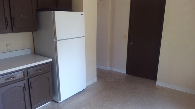 Building Photo - 1648 Burcham Dr