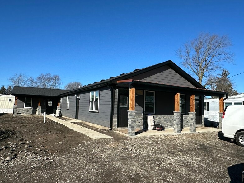 Building Photo - 1102 S Malott St