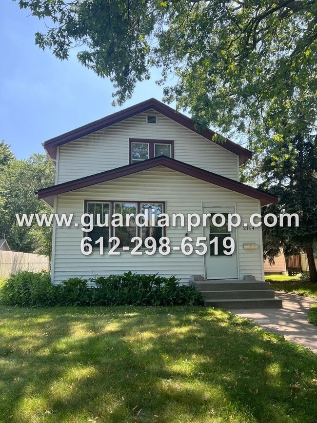 Building Photo - Merriam Park House Available Now, HW Floor...