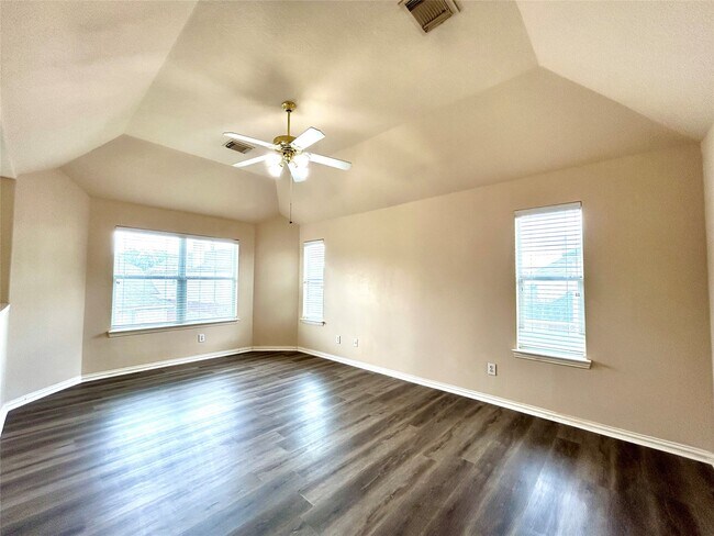 Building Photo - 2518 Brittany Lakes Dr