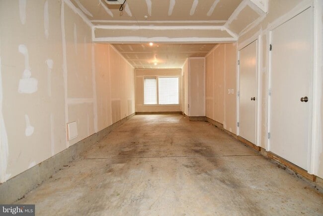 Building Photo - 16301 Columbus Ave