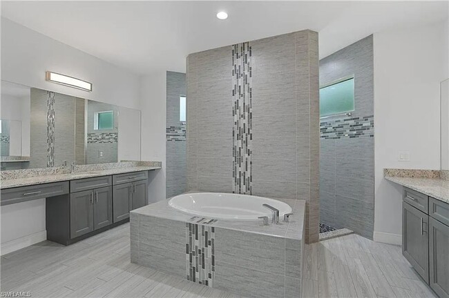 Building Photo - Spacious 4 Bedroom, 3 Bath Single-Family H...