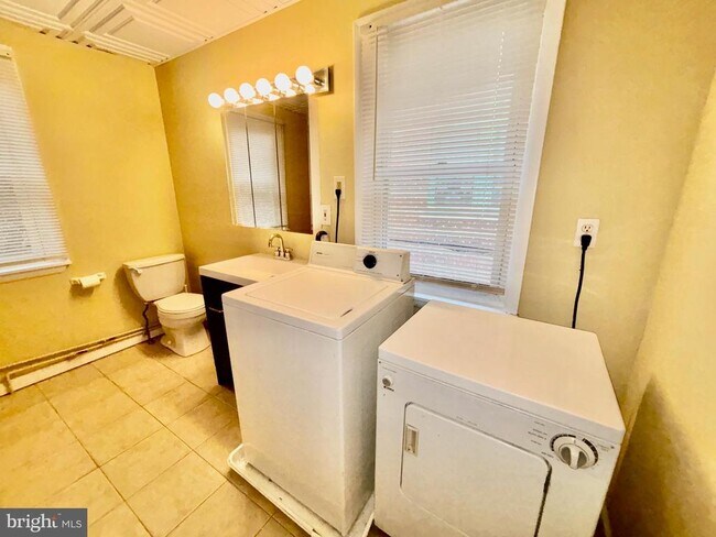 Building Photo - 455 Fairmount Ave