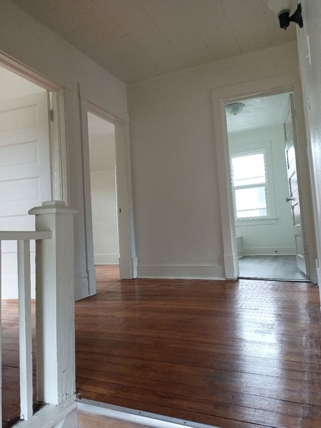 Building Photo - BUY ON CONTRACT MOVE IN READY! RENT TO OWN...