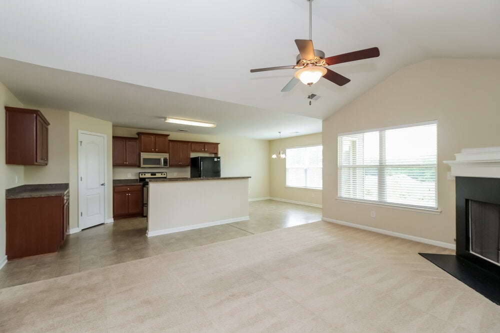 Building Photo - 315 Meadow Vista Ln