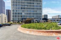 Building Photo - 800 W 1st St