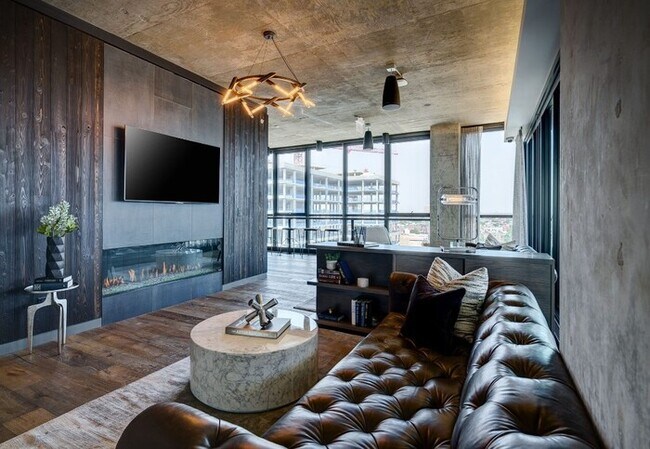 Building Photo - 175 N Ada St