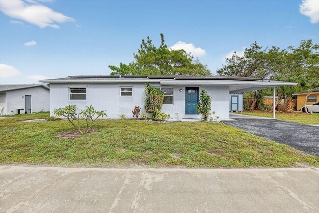 Building Photo - 291 NW 7th Ct