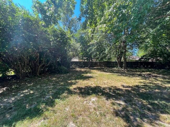 Building Photo - 2 Bedroom Duplex –Near Chesterfield Family Center and Park