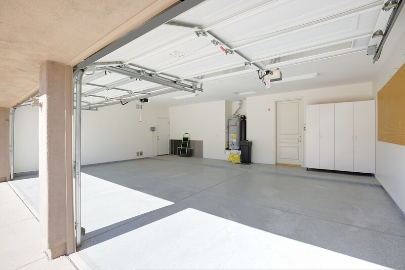 Building Photo - 11934 E Sand Hills Rd