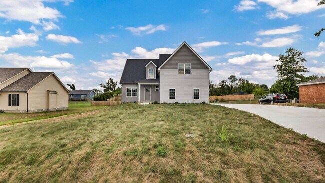 Building Photo - BRAND NEW Hidden Gem!