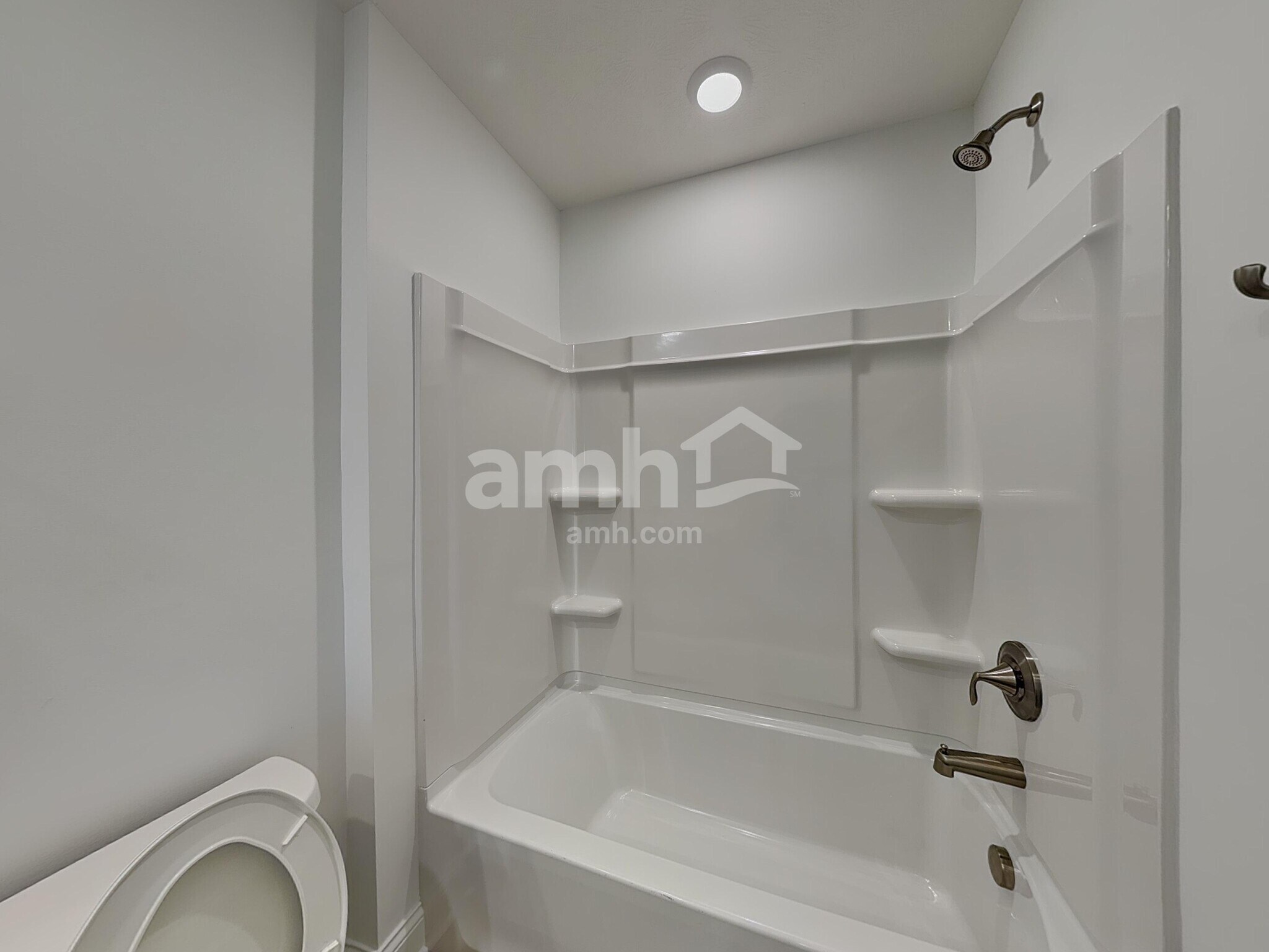 Building Photo - 9031 Henley Ave