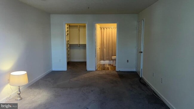 Building Photo - 625 Admiral Dr