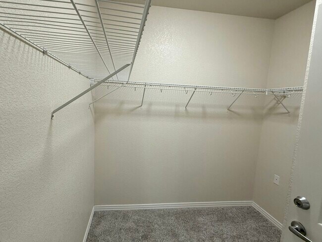 Building Photo - 9434 Ashbury Cir