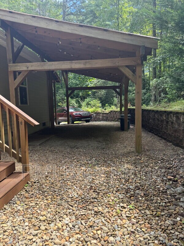 Building Photo - 221 Indian Ridge Trail