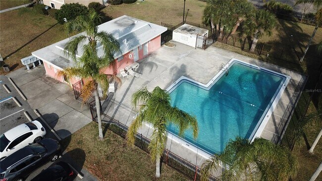 Building Photo - 1817 Caralee Blvd