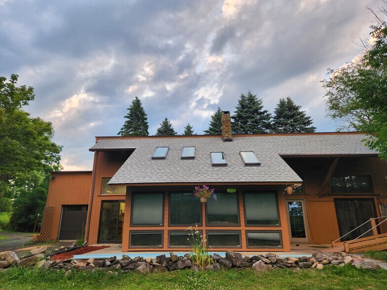 Primary Photo - 232 Morris Rd