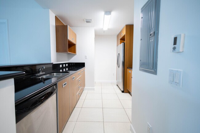 Building Photo - 410 Evernia St