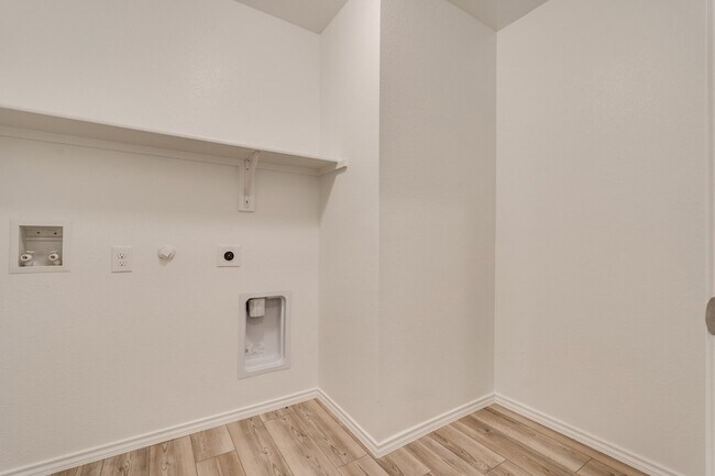 Building Photo - 1201 Viscount St