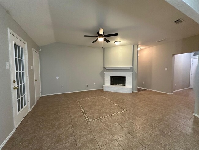 Building Photo - Move In Ready - Rowlett, TX