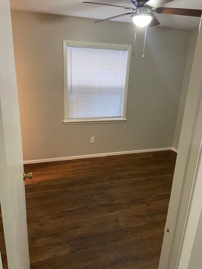 Building Photo - CROOKS LANE