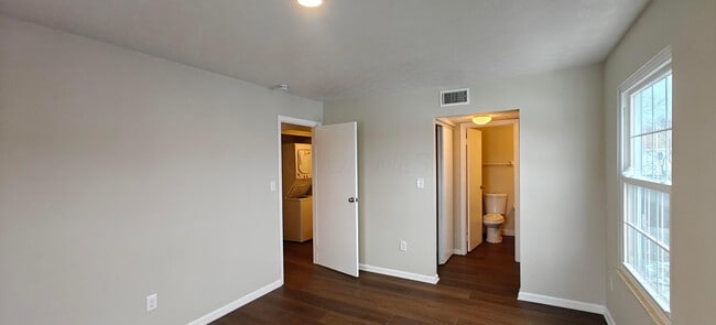 Building Photo - 1540 Slade Ave