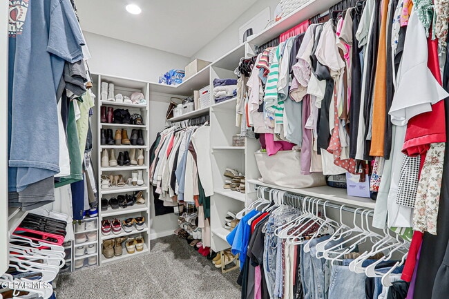 Building Photo - 325 Playa Vis St