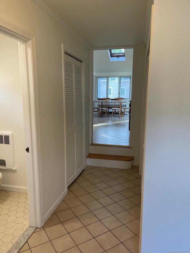 Building Photo - 55 Overshore Dr W