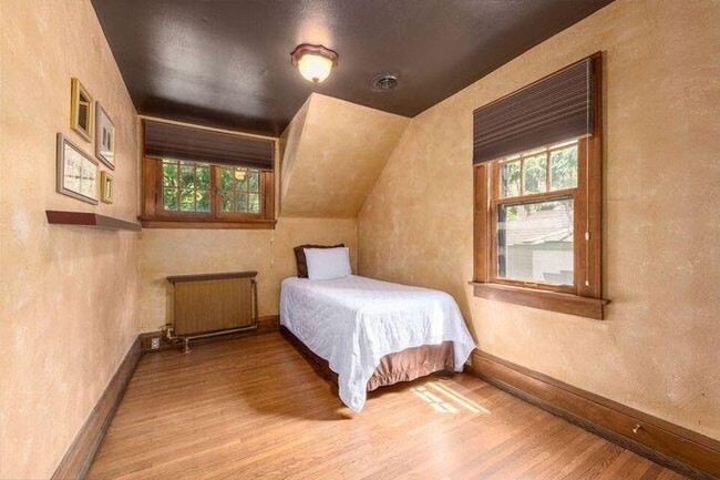 Building Photo - 824 N 66th St