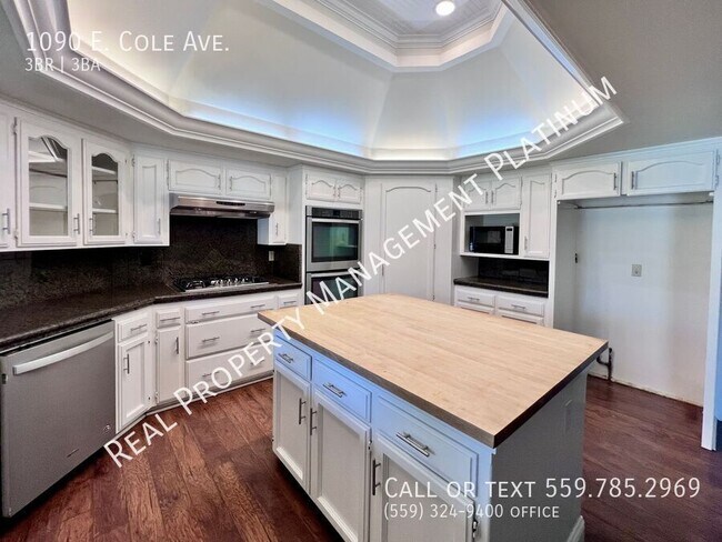 Building Photo - 1090 E Cole Ave