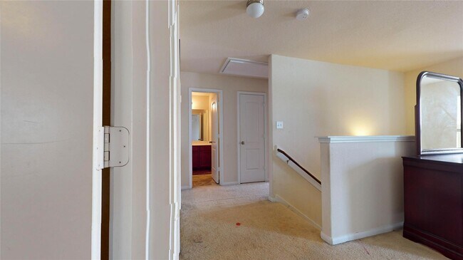 Building Photo - 3202 Cabin Wood Way