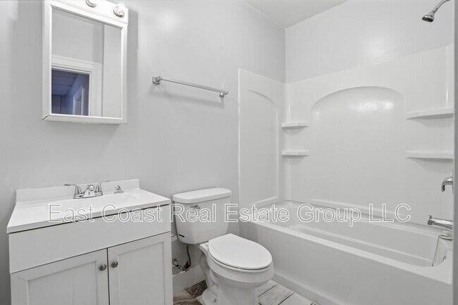 Building Photo - Charming 2-Bedroom Apartment Near Downtown Hagerstown