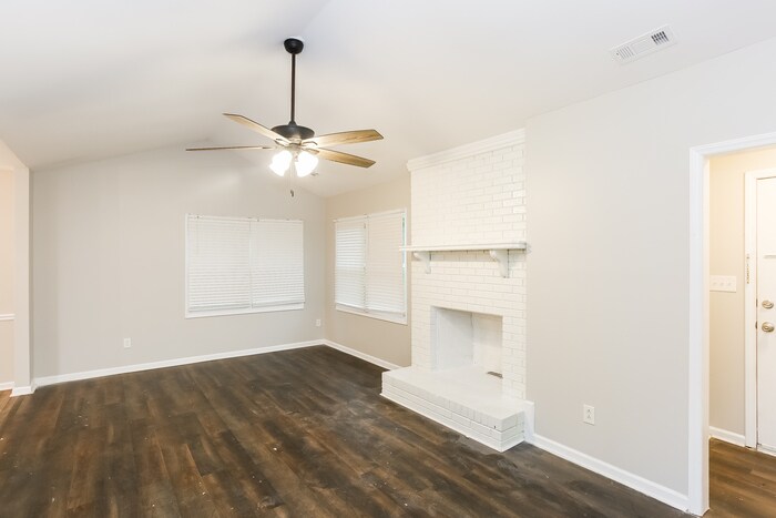 Building Photo - 300 Brookside Dr