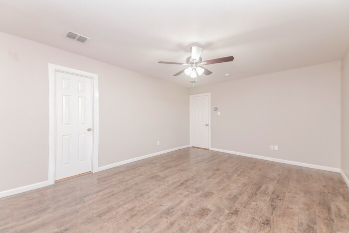 Building Photo - 1304 Cyprus Dr