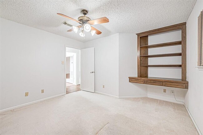 Building Photo - 15030 St Cloud Dr