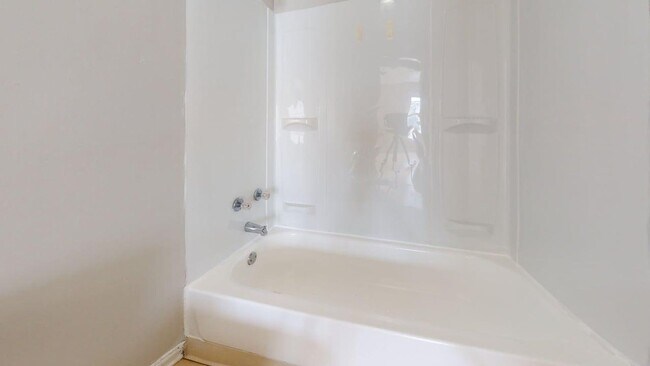 Building Photo - 3130 W 30th St