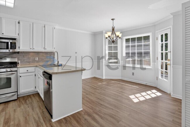 Building Photo - Unit