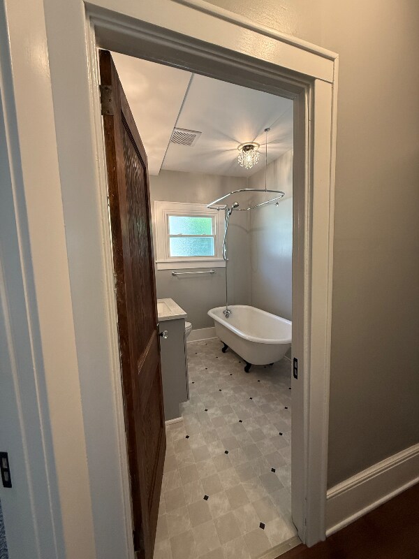 Building Photo - 825 Avon St