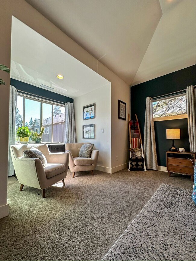 Building Photo - Stunning home available in Stone Creek!  Must see the interior!