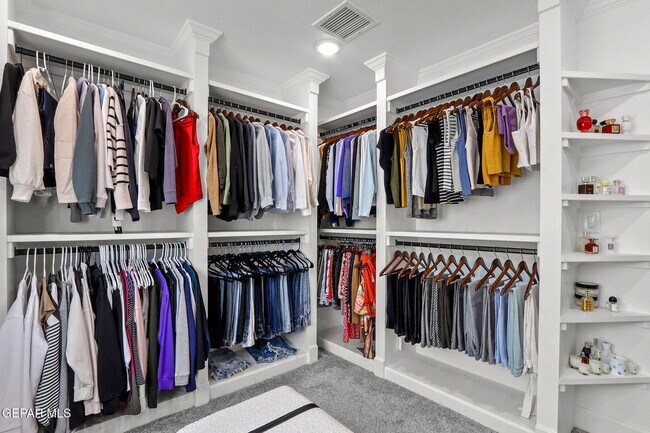 Building Photo - 1316 Hookridge Dr