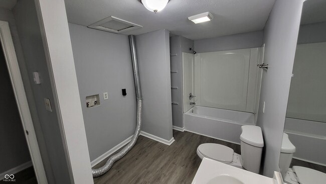 Building Photo - 86 N Holmes Ave