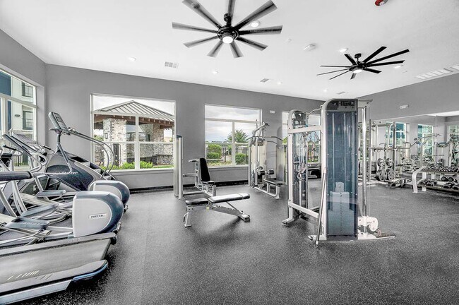 Building Photo - Limited-Time Offer: 2 Weeks Free on Modern 1-Bed!